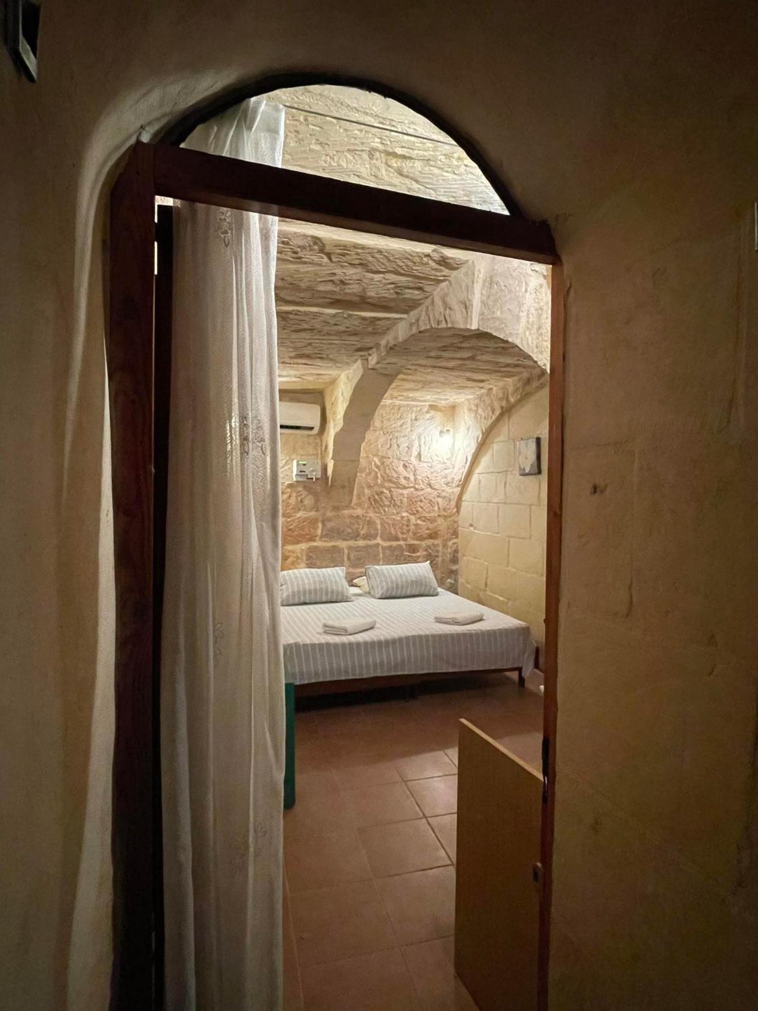 400yr In Gozo - Separate Country house Xaghra