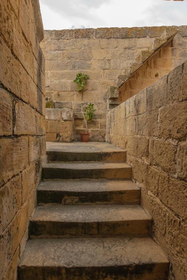 400yr In Gozo - Separate
