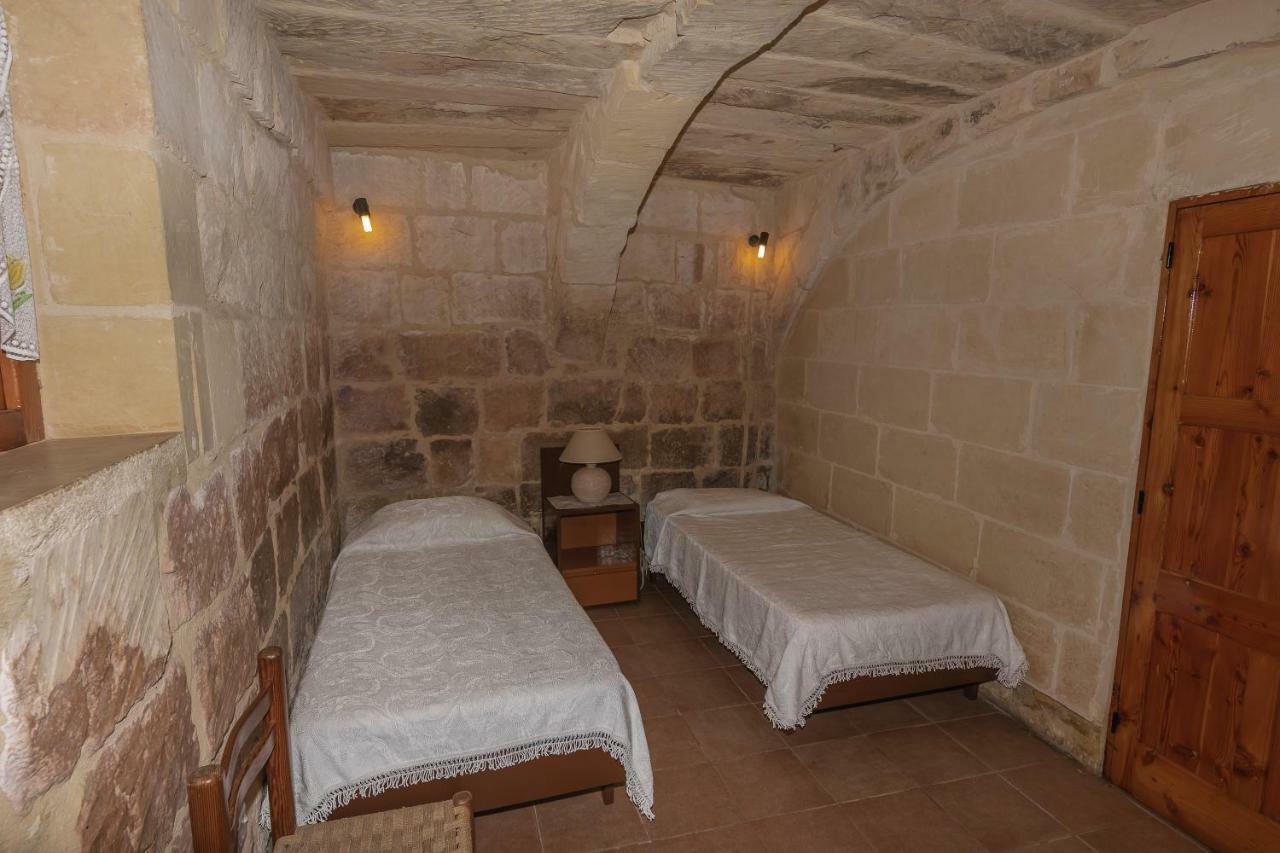 400yr In Gozo - Separate * Xaghra